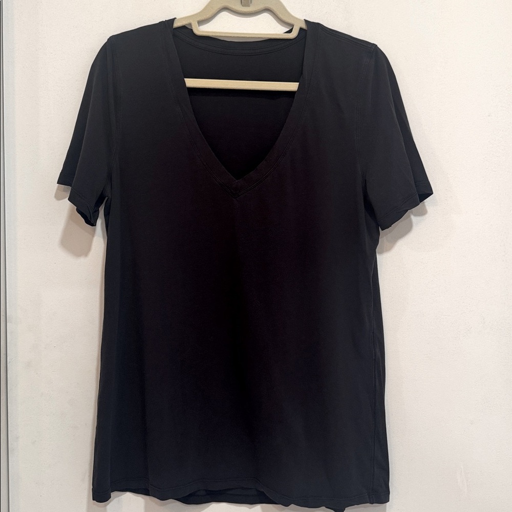 lululemon athletica Large Dark Gray / Black V-Neck Tee